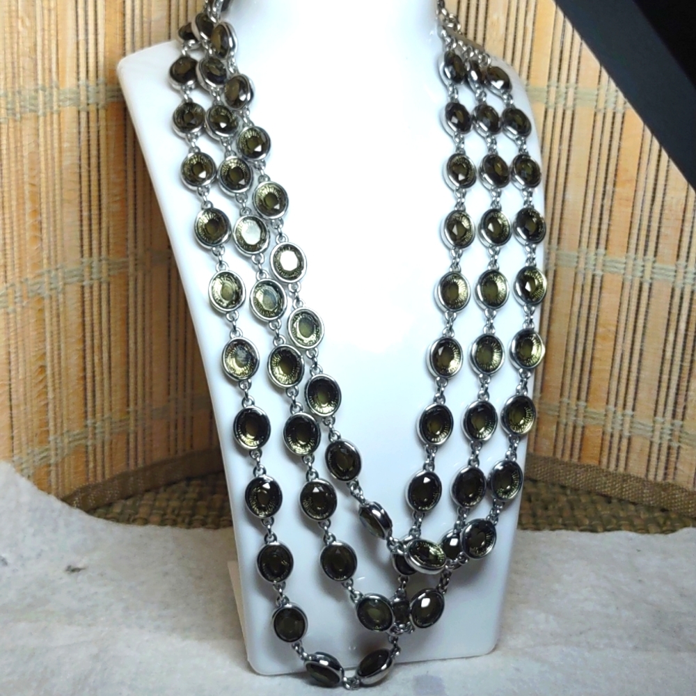 Banana Republic Cat Eye Glass Necklace